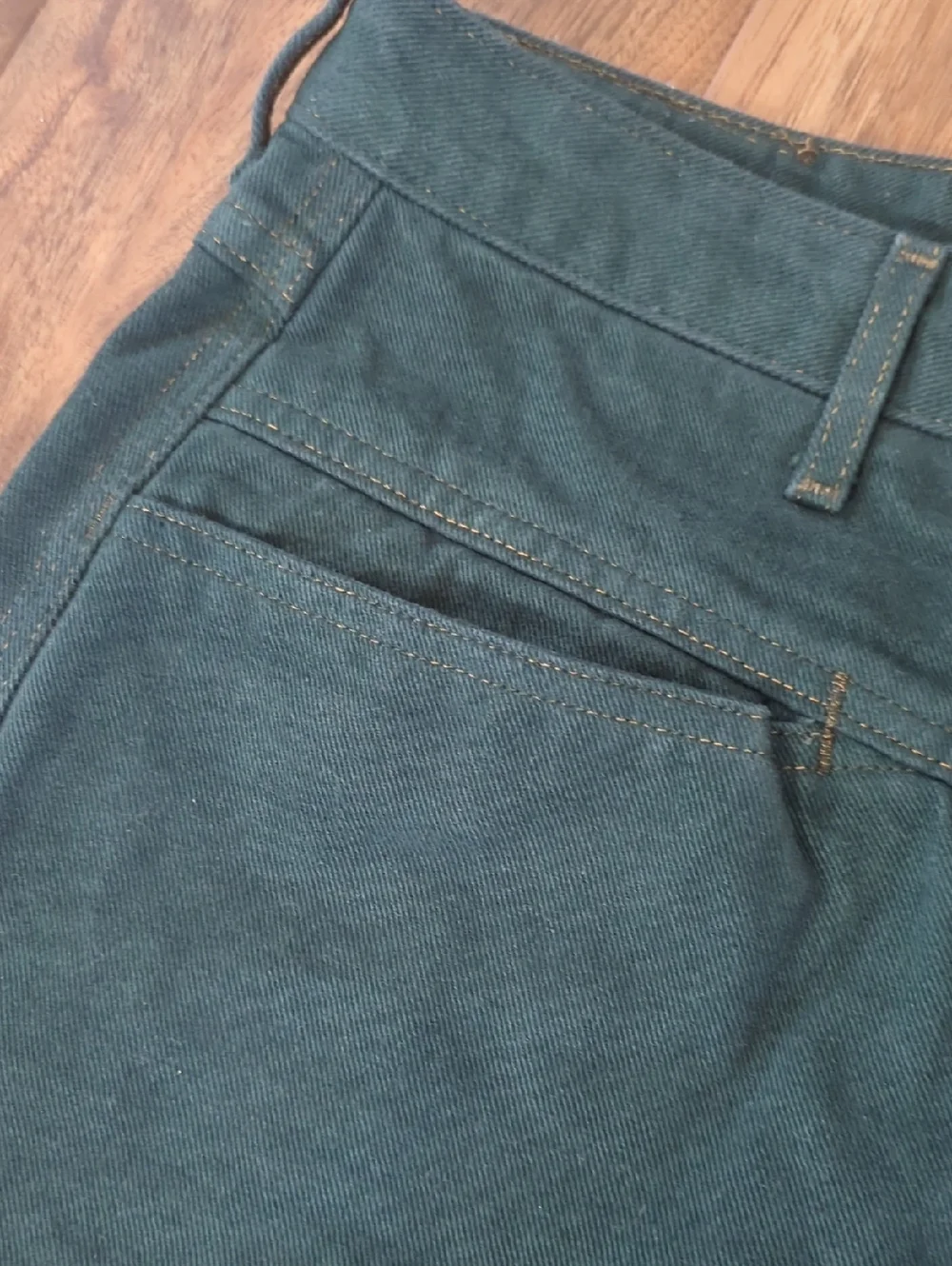 Marithe Francois Girbaud Green Vintage Roll-Cuff Women's Bermuda Shorts